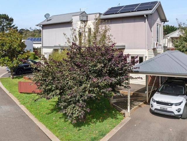 Stylish, Low Maintenance Living in the Heart of Daylesford