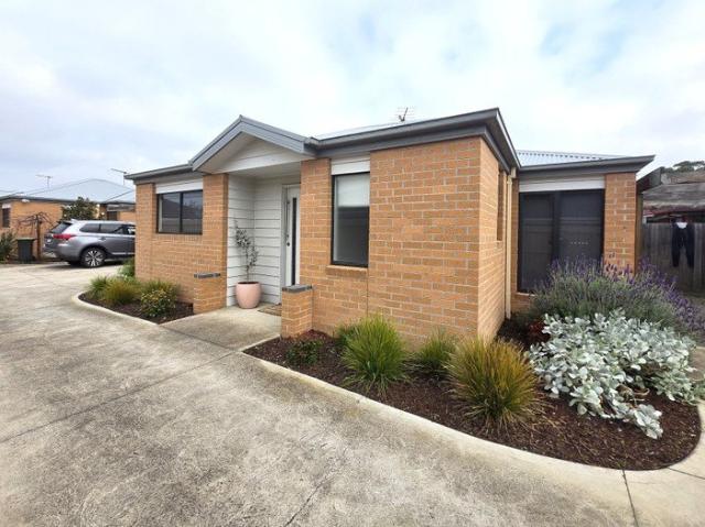 Stylish, low maintenance living in the heart of Geelong West *6 Month Lease Only