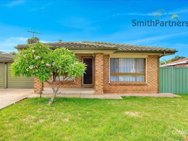 Stylish low maintenance living in the heart of Para Hills West