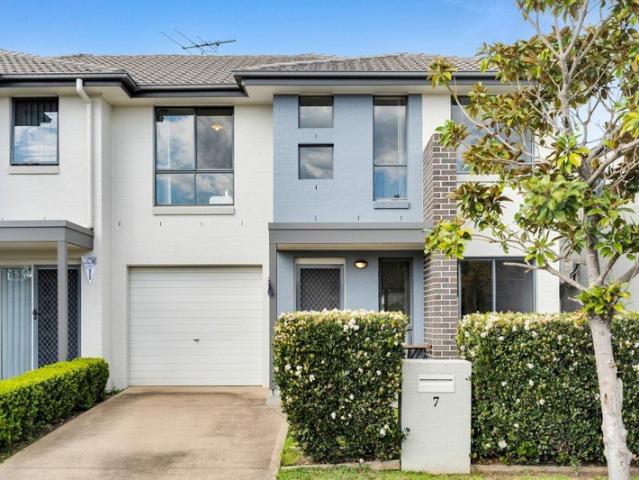 Stylish, low maintenance living in the heart of Spring Farm