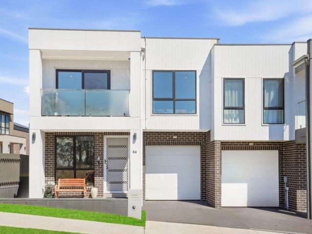Stylish, Low Maintenance Living with an Exceptional Outdoor Entertaining Area