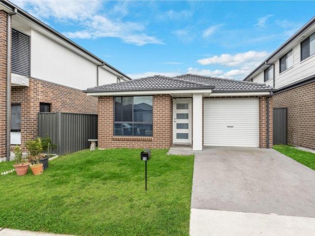 Stylish & Low Maintenance near new Family home in Prime Location