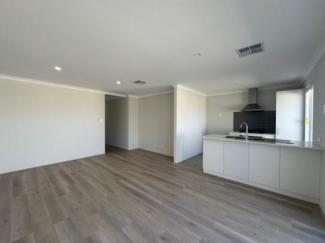 Stylish, Low Maintenance Sanctuary in Vibrant Haynes!