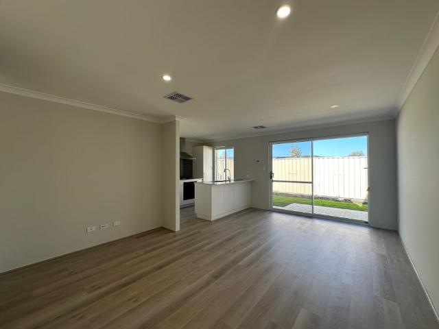 Stylish, Low Maintenance Sanctuary in Vibrant Haynes!
