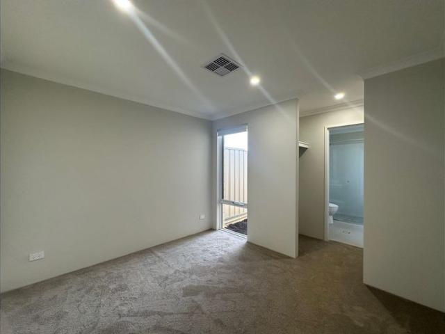 Stylish, Low Maintenance Sanctuary in Vibrant Haynes!