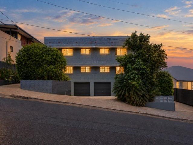 Stylish Paddington Living with Space, Parking & More