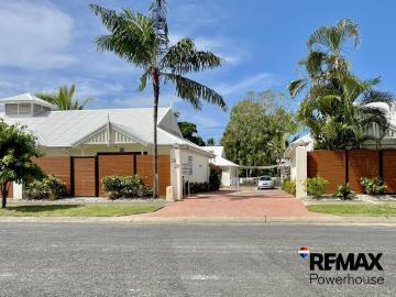 Stylish Palm Cove Investment or Tropical Retreat Boutique Complex Just Moments from the Beach