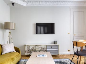 Stylish Paris Two Bedroom Ready to Move In!, Paris Amsterdam Apartments for Rent