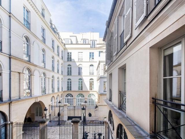 Stylish Parisian One Bedroom Ready for You!, Paris Amsterdam Apartments for Rent