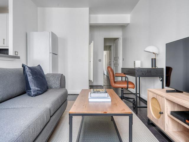 Stylish Parisian Retreat in Gros Caillou