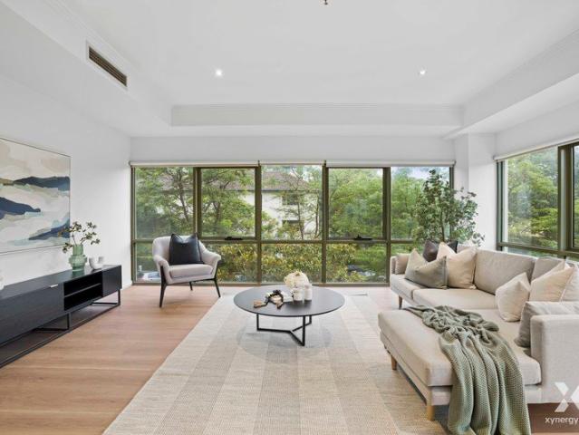 Stylish Parkside Haven in Premier Complex