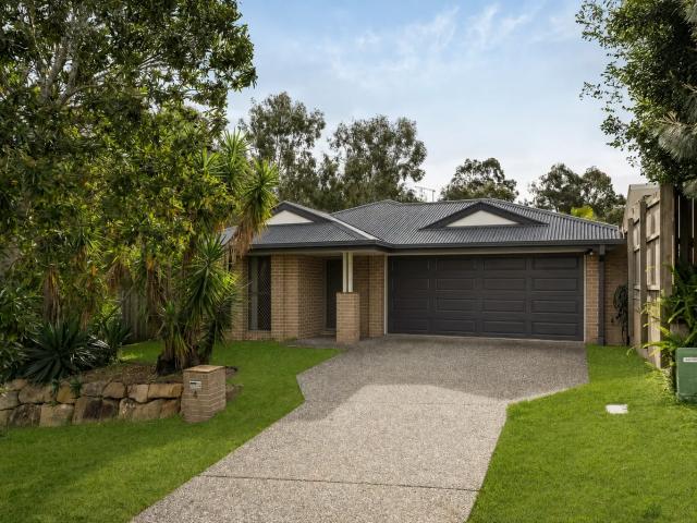 Stylish Parkside Living with Space, Comfort & Convenience