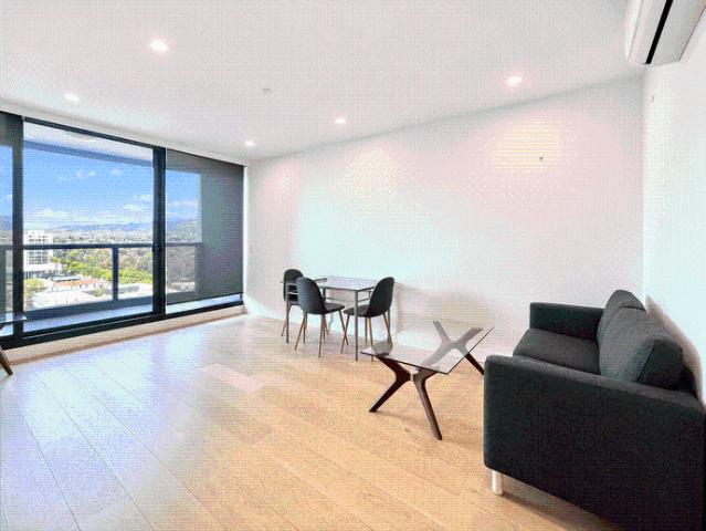 Stylish Partly Furnished Apartment in VUE