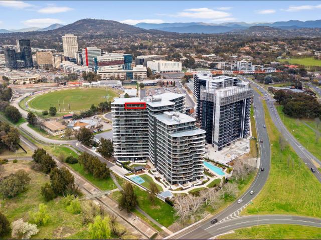 Stylish Penthouse Living in the Heart of Phillip