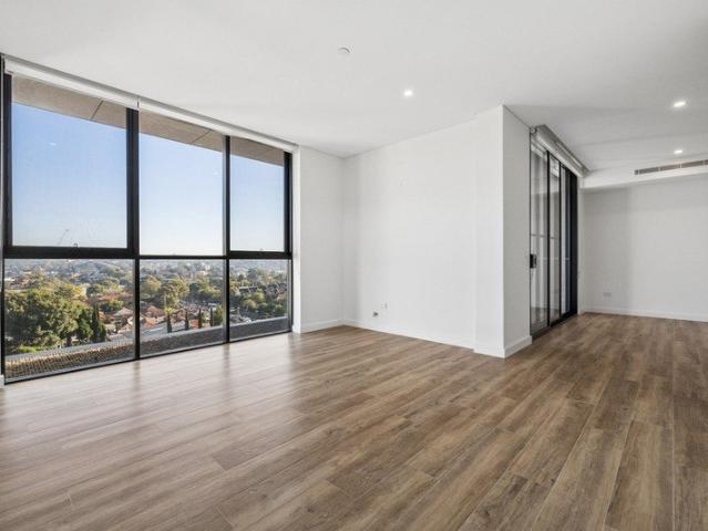 Stylish Penthouse Living in the Prestigious Mirum Apartments