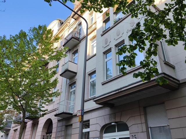 Stylish period apartment with balcony in Wiesbaden, Wiesbaden Amsterdam Apartments for Rent