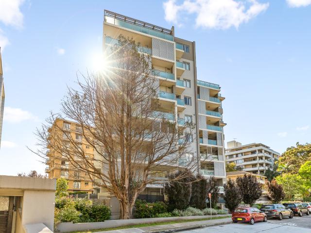 STYLISH PET FRIENDLY APARTMENT MOMENTS FROM CHATSWOOD CBD