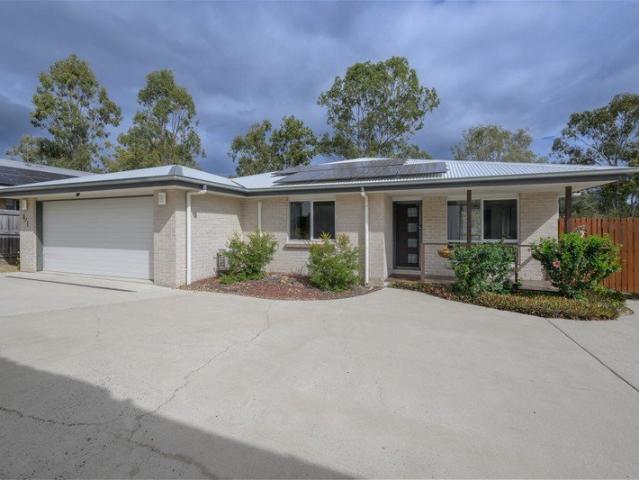 Stylish, Private 3 Bedroom Duplex with Solar and Outdoor Entertaining