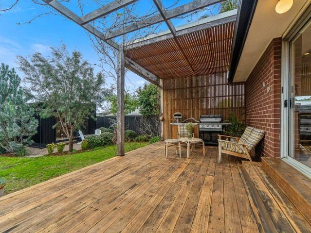 Stylish, private and Beachside Seaford!