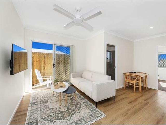 Stylish, Private & Fully Furnished