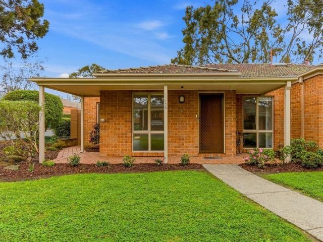 Stylish, Renovated 2 Bedroom Villa