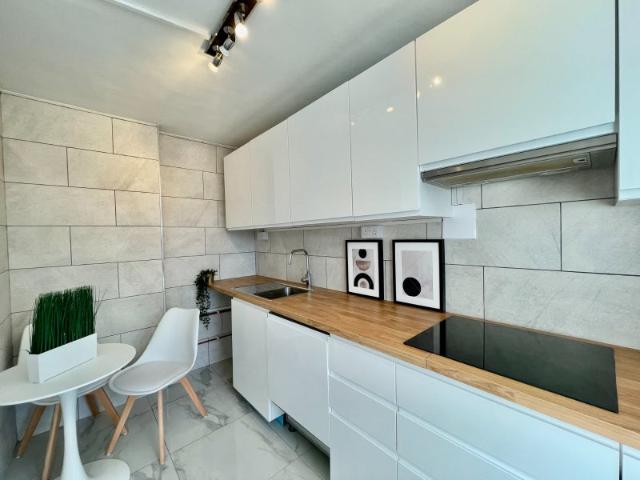 Stylish Renovated 3 Bed Flat close to King's Cross