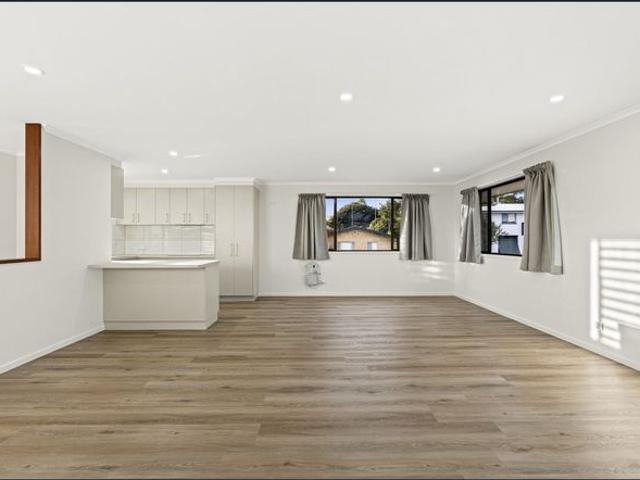 Stylish Renovated Townhouse in Prime East Toowoomba Location