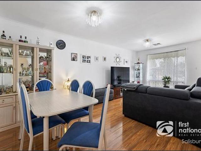 Stylish, Renovated Unit in a Quiet, Convenient Location