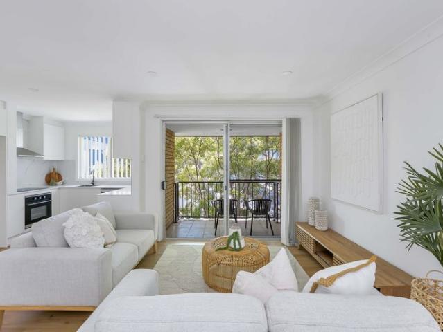 Stylish Renovated Unit in Boutique Complex