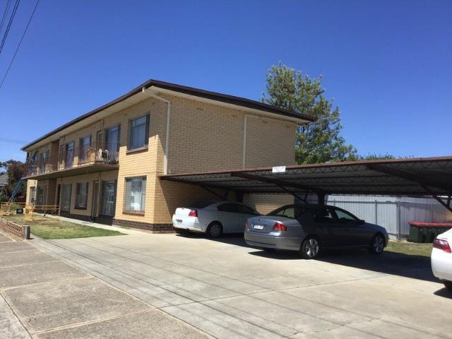 Stylish, renovated upstairs 2 bed unit!