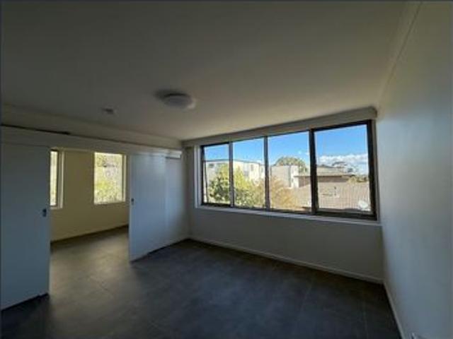 Stylish, Renovated Apartment