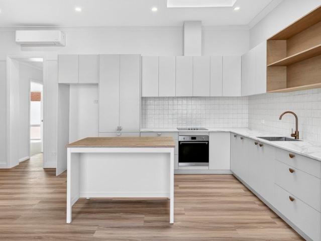 Stylish Renovated Apartment in the Heart of Queenscliff