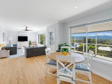 Stylish, Renovated Home Overlooking Fagan's Bay