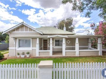 Stylish Renovated Home with Versatile Studio Space