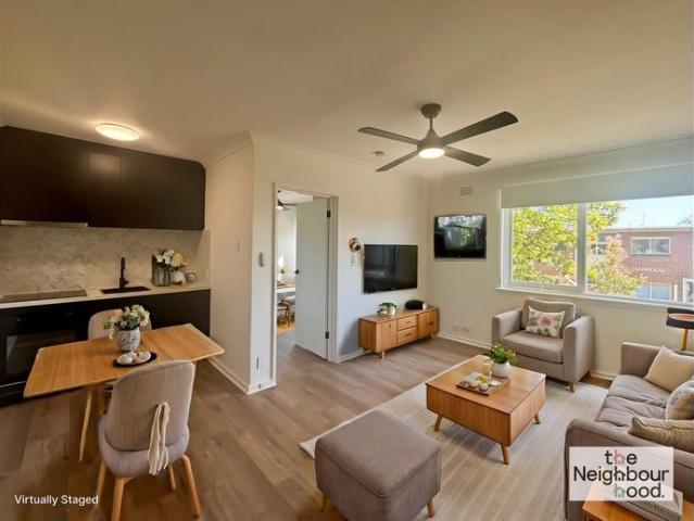 STYLISH RENOVATED LIVING IN THE HEART OF BALACLAVA