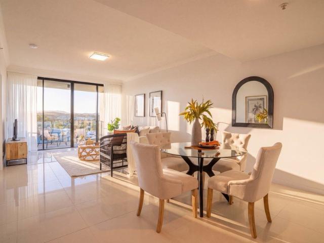 STYLISH, RENOVATED & READY TO MOVE IN 2 BED + STUDY