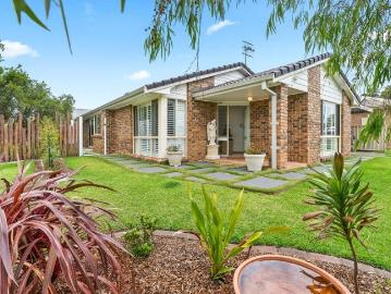 Stylish Renovation, Corner Position & Ultimate Flexibility