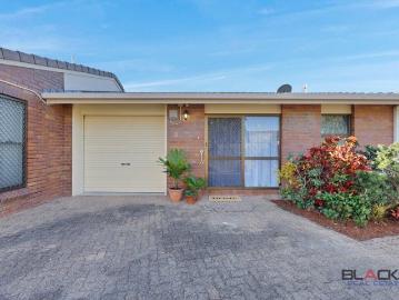 Stylish Renovation, Quiet Complex, Walk to CBD Convenience