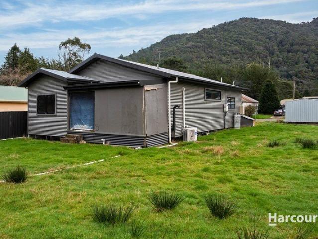 Stylish Renovations with Exceptional Comfort!