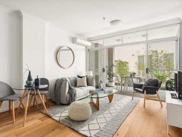 Stylish Retreat in a Quiet, Leafy Setting
