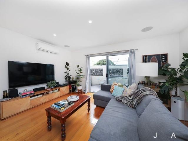 Stylish Reverse Living in a Prime Yarraville Location