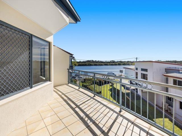 Stylish Riverfront Living in the Heart of Maroochydore!