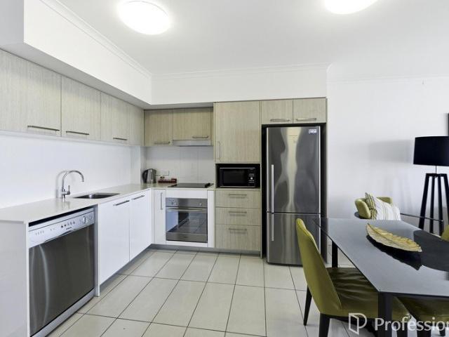 Stylish Riverside Living with Outstanding Investment Appeal