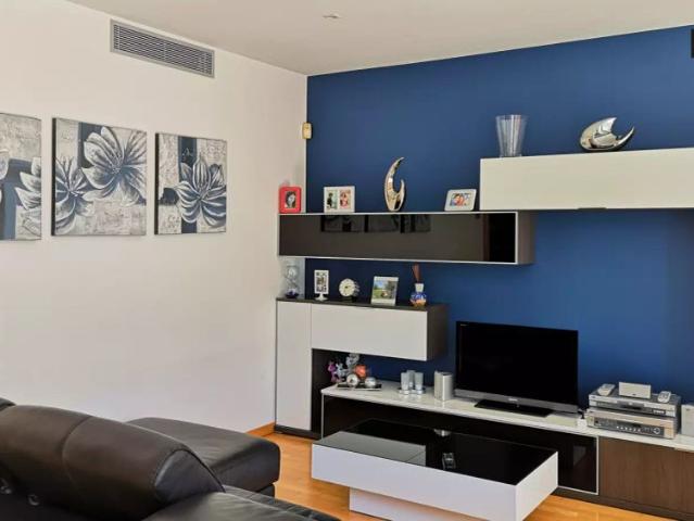 Stylish room for rent in 2 bedroom apartment in El Poblenou