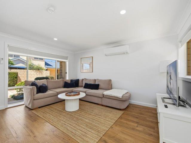 Stylish & Steps From The Heart of Ettalong Beach