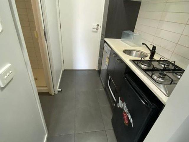 Stylish Student Apartment 1b/Studio in the Heart of Box Hill for Sale