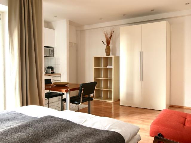 Stylish studio with balcony at great location, Koln Amsterdam Apartments for Rent