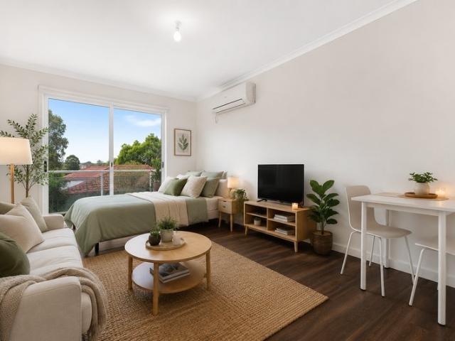 Stylish Studio with Private ensuite and kitchenette