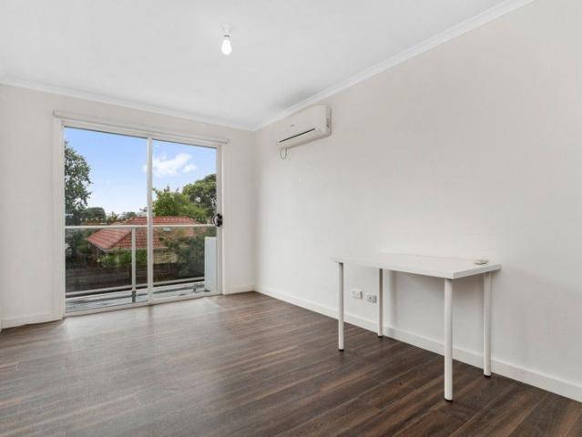 Stylish Studio with Private ensuite and kitchenette