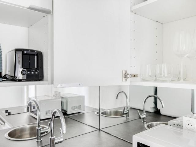 Stylish Studio Apartment in the Heart of Paris, Paris Amsterdam Apartments for Rent